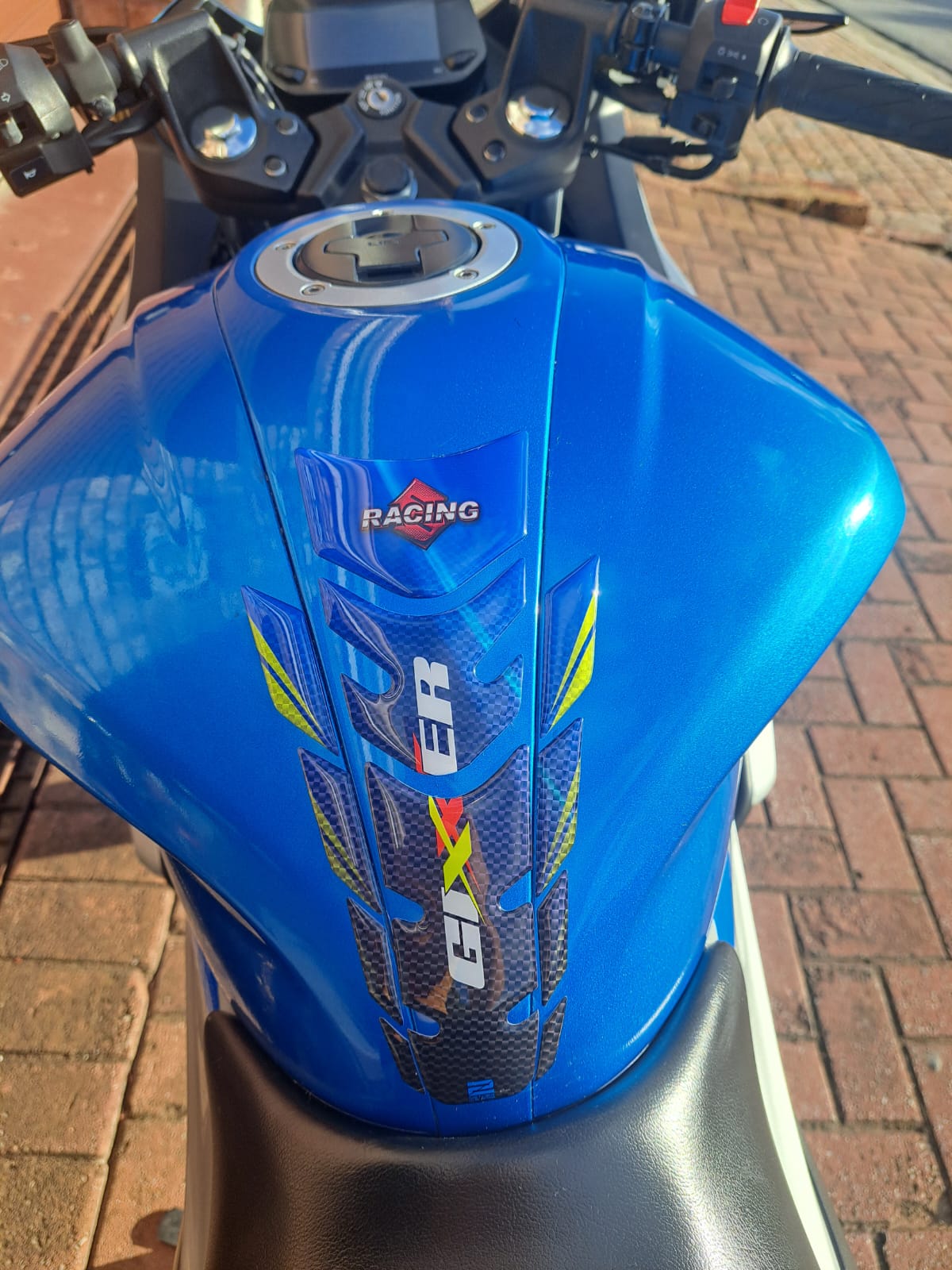 Suzuki GIXXR Black Carbon Fibre Motor Bike Tank Pad. .